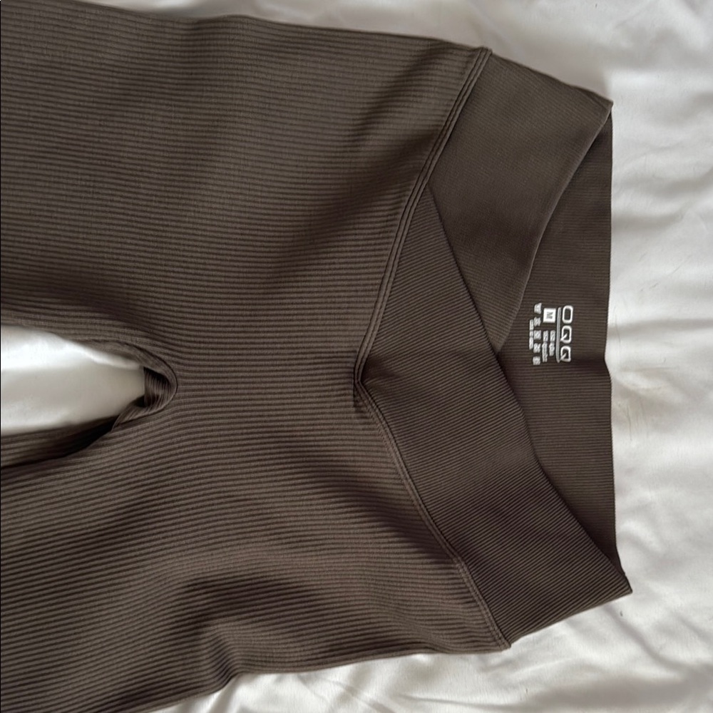 OQQ Yoga Brown Ribbed Leggings